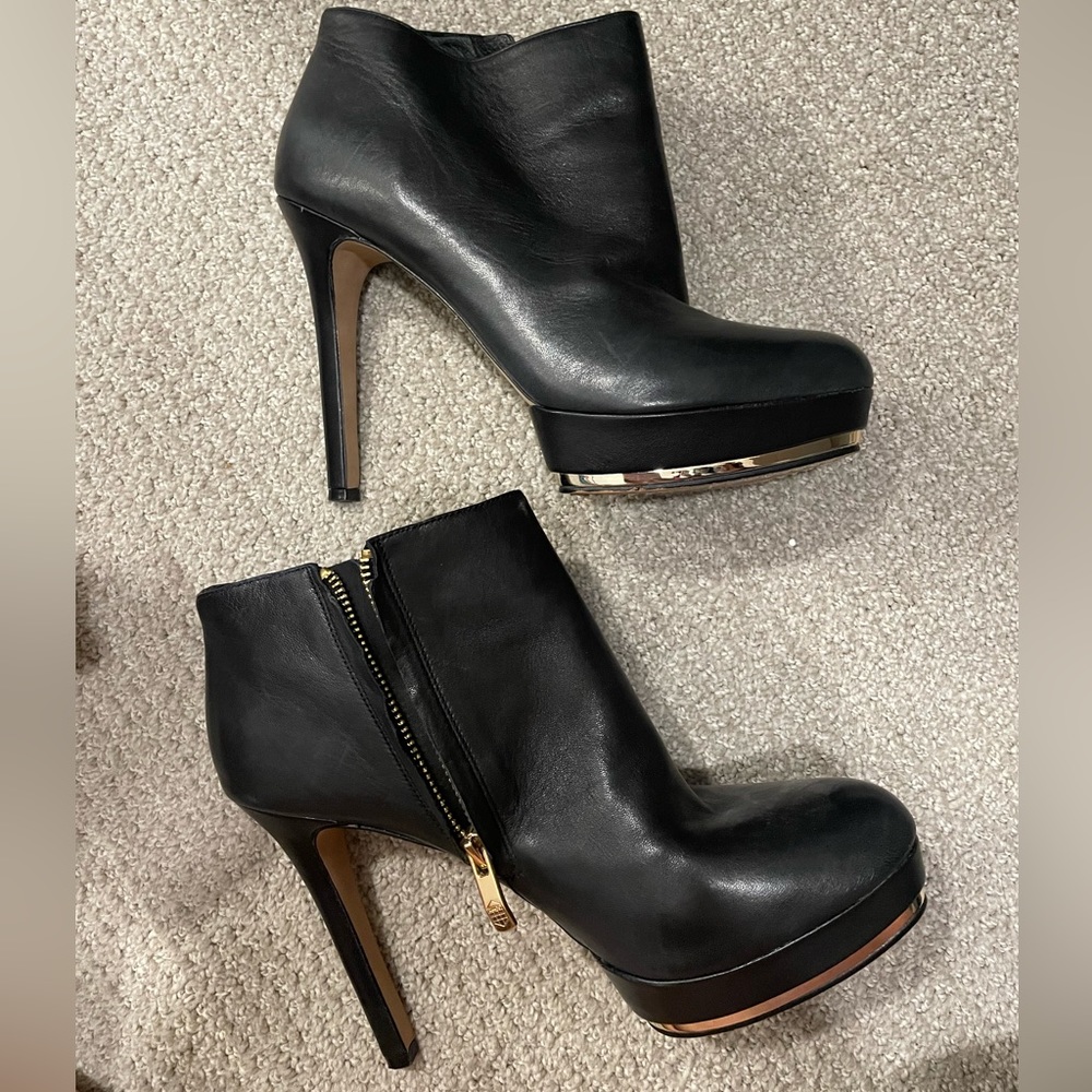 Vince Camuto “Dira” ankle booties